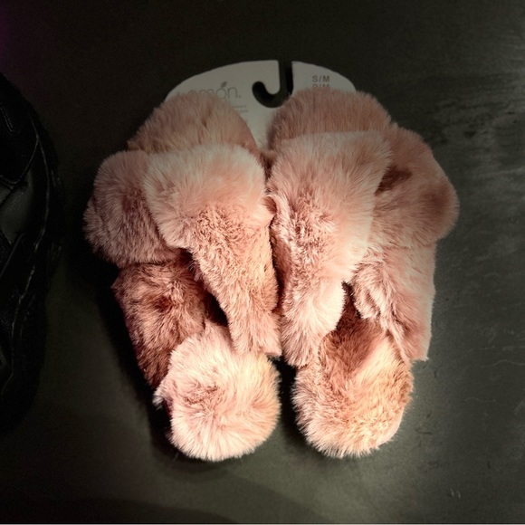 Lemon Fur Blush pink Slippers size 5-6 (US 7) - Picture 3 of 3